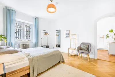 Ein Bett oder Betten in einem Zimmer der Unterkunft cruwzo I Spacious 3 BR with WiFi Kitchen Games