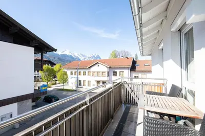 Ein allgemeiner Bergblick oder ein Berglick von der Ferienwohnung aus