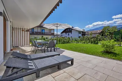 Ein allgemeiner Bergblick oder ein Berglick von der Ferienwohnung aus