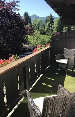 Ein allgemeiner Bergblick oder ein Berglick von der Ferienwohnung aus