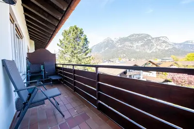 Ein allgemeiner Bergblick oder ein Berglick von der Ferienwohnung aus