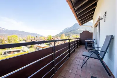 Ein allgemeiner Bergblick oder ein Berglick von der Ferienwohnung aus