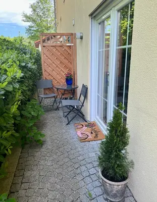 Ein Garten an der Unterkunft Ferienwohnung Mazur