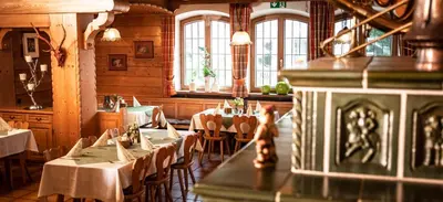 Ein Restaurant oder anderes Speiselokal in der Unterkunft Gasthof Adler
