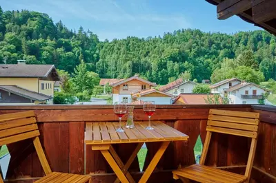 Ein allgemeiner Bergblick oder ein Berglick von der Ferienwohnung aus