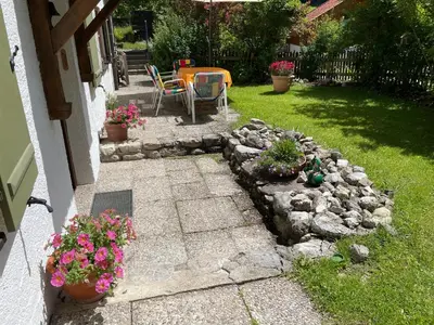 Ein Garten an der Unterkunft Ferienwohnung Wasserfall
