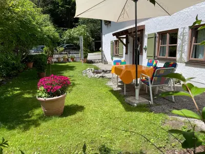 Ein Garten an der Unterkunft Ferienwohnung Wasserfall