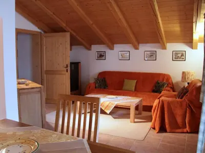 Ein Sitzbereich in der Unterkunft Adersberger Annemarie - Ferienwohnung