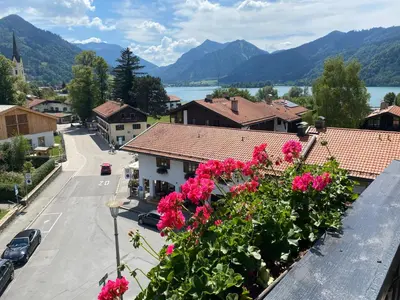 Ein allgemeiner Bergblick oder ein Berglick von der Ferienwohnung aus