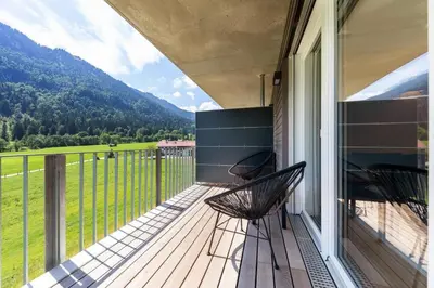 Ein allgemeiner Bergblick oder ein Berglick von der Ferienwohnung aus