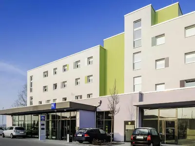 Das Gebäude in dem sich das Hotel befindet