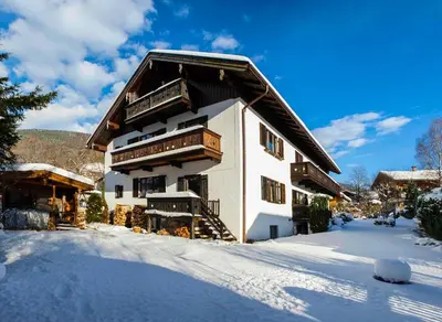 Das Gebäude in dem sich die Ferienwohnung befindet