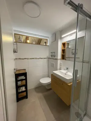 Ein Badezimmer in der Unterkunft Zentrale 1-Zimmer-Wohnung in der Altstadt