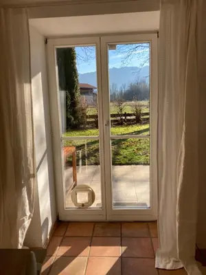 Ein allgemeiner Bergblick oder ein Berglick von der Ferienwohnung aus