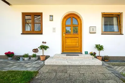 Eine Fassade oder ein Eingang zu Ferienwohnung Am Moosbach
