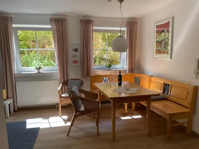 Ein Sitzbereich in der Unterkunft Schöne Wohnung mit Pool und Sauna zum Wohlfühlen