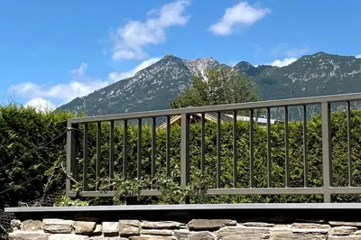 Ein allgemeiner Bergblick oder ein Berglick von der Ferienwohnung aus