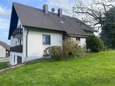 Ein Garten an der Unterkunft Ferienhaus Heimberg - Fischach