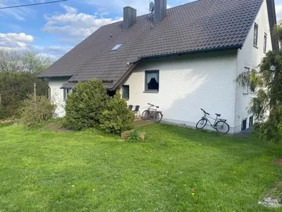 Ein Garten an der Unterkunft Ferienhaus Heimberg - Fischach