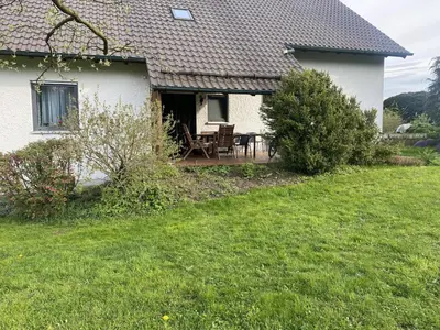 Ein Garten an der Unterkunft Ferienhaus Heimberg - Fischach