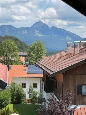 Ein allgemeiner Bergblick oder ein Berglick von der Ferienwohnung aus