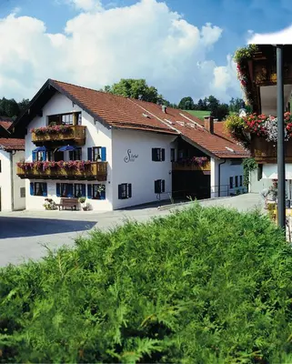 Das Gebäude in dem sich die Pension befindet
