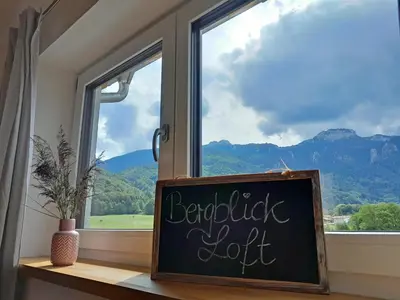 Ein allgemeiner Bergblick oder ein Berglick von der Ferienwohnung aus