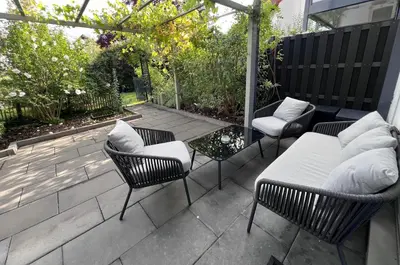 Ein Garten an der Unterkunft MOREHOME Sonnenterrasse & Heimkino Switch 2