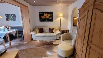Ein Sitzbereich in der Unterkunft Apartment KOFELBLICK mit Bergblick und KÖNIGSCARD