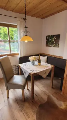 Ein Sitzbereich in der Unterkunft Apartment KOFELBLICK mit Bergblick und KÖNIGSCARD