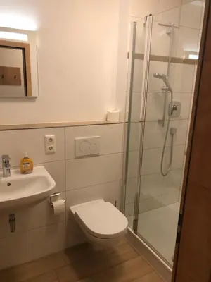 Ein Badezimmer in der Unterkunft Pension Beil