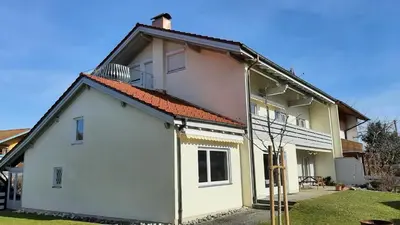 Das Gebäude in dem sich die Ferienwohnung befindet