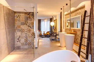 Ein Badezimmer in der Unterkunft Hotel im Bunker