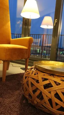 Ein Sitzbereich in der Unterkunft Hotel im Bunker