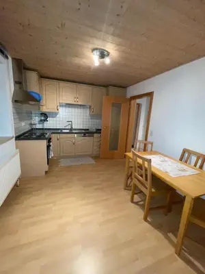 Küche/Küchenzeile in der Unterkunft Handwerker- Ferienwohnung nur 9 Min von Landshut entfernt