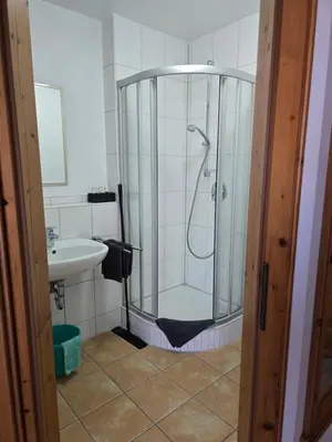 Ein Badezimmer in der Unterkunft DG Vermietung