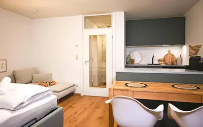 Ein Sitzbereich in der Unterkunft GM-Stays - Studio am Dürnbach - Modern, ruhig & zentral am Schliersee mit Parkplatz - BRIGHT Collection