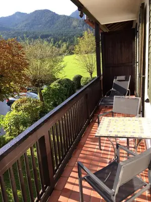 Ein allgemeiner Bergblick oder ein Berglick von der Ferienwohnung aus
