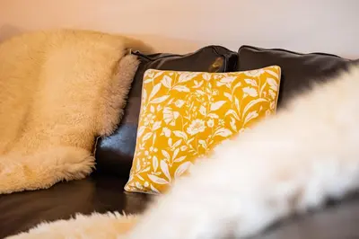 Ein Sitzbereich in der Unterkunft Ferienwohnung Zur Wache