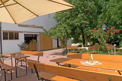 Ein Restaurant oder anderes Speiselokal in der Unterkunft Hotel Zum Fischerwirt