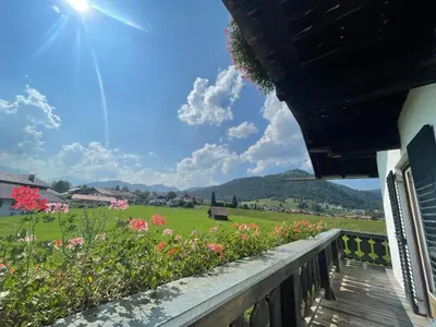 Ein allgemeiner Bergblick oder ein Berglick von der Ferienwohnung aus