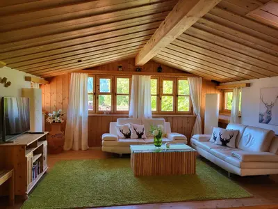 Ein Sitzbereich in der Unterkunft Apartment PANORAMA mit unverbauten Bergblick und KÖNIGSCARD