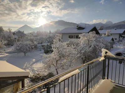 Ein allgemeiner Bergblick oder ein Berglick von der Ferienwohnung aus