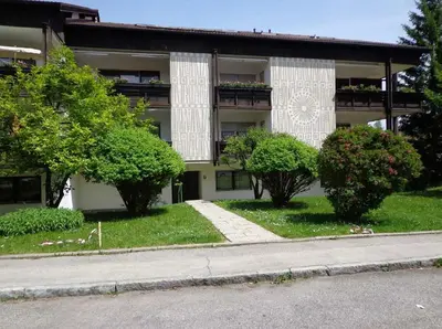 Das Gebäude in dem sich die Ferienwohnung befindet