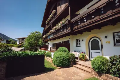Ein allgemeiner Bergblick oder ein Berglick von der Ferienwohnung aus