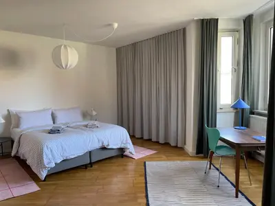 Ein Bett oder Betten in einem Zimmer der Unterkunft Charmante Stadtwohnung im Textilviertel