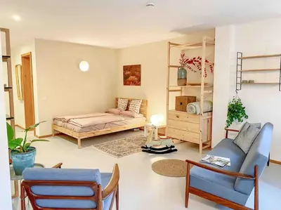 Ein Sitzbereich in der Unterkunft See-Appartement Wörthsee