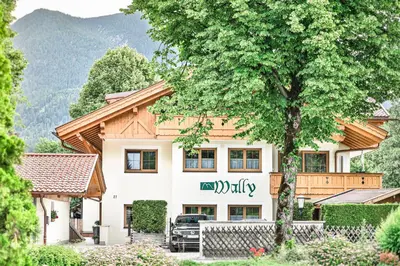 Ein allgemeiner Bergblick oder ein Berglick von der Ferienwohnung aus