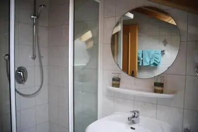 Ein Badezimmer in der Unterkunft Ferienwohnungen Kir Royal