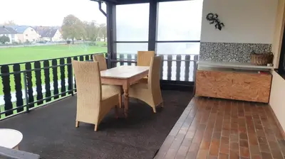 Ein Balkon oder eine Terrasse in der Unterkunft Work & stay apartment with balcony near Ingolstadt